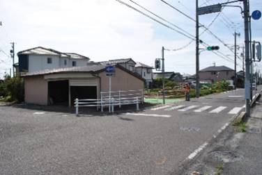 家の中の道路

中程度の精度で