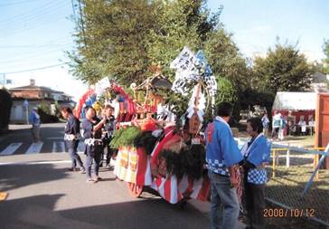 屋外, 道路, 人, 民衆 が含まれている画像

自動的に生成された説明