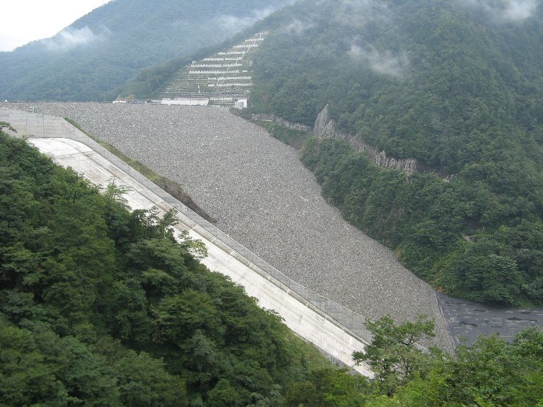 徳山ダム