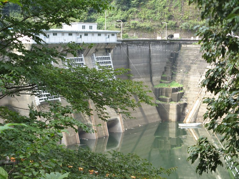 横山ダム