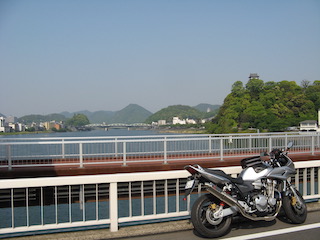 犬山城と木曽川